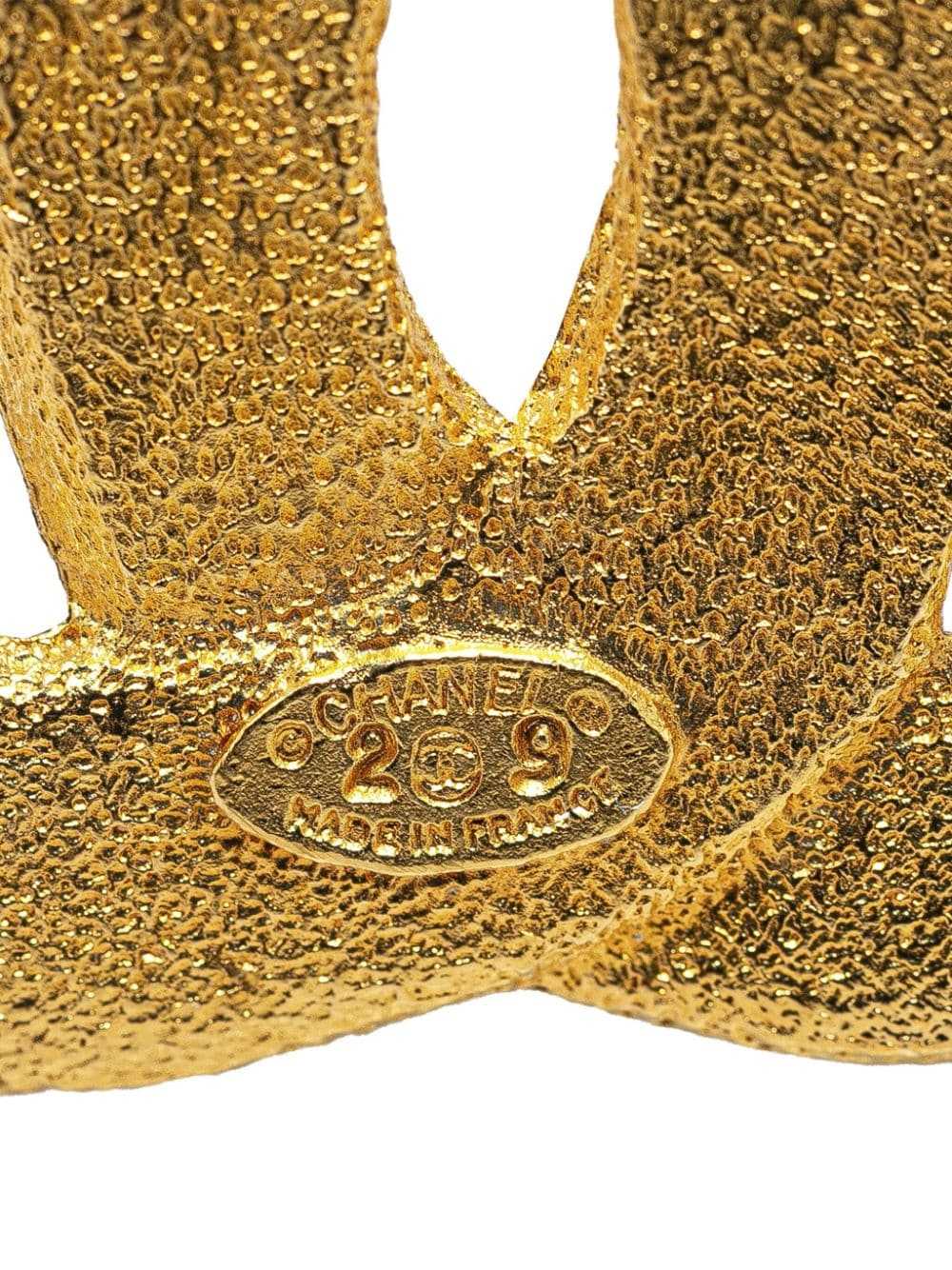 CHANEL Pre-Owned 1980-1990 Gold Plated CC costume… - image 2