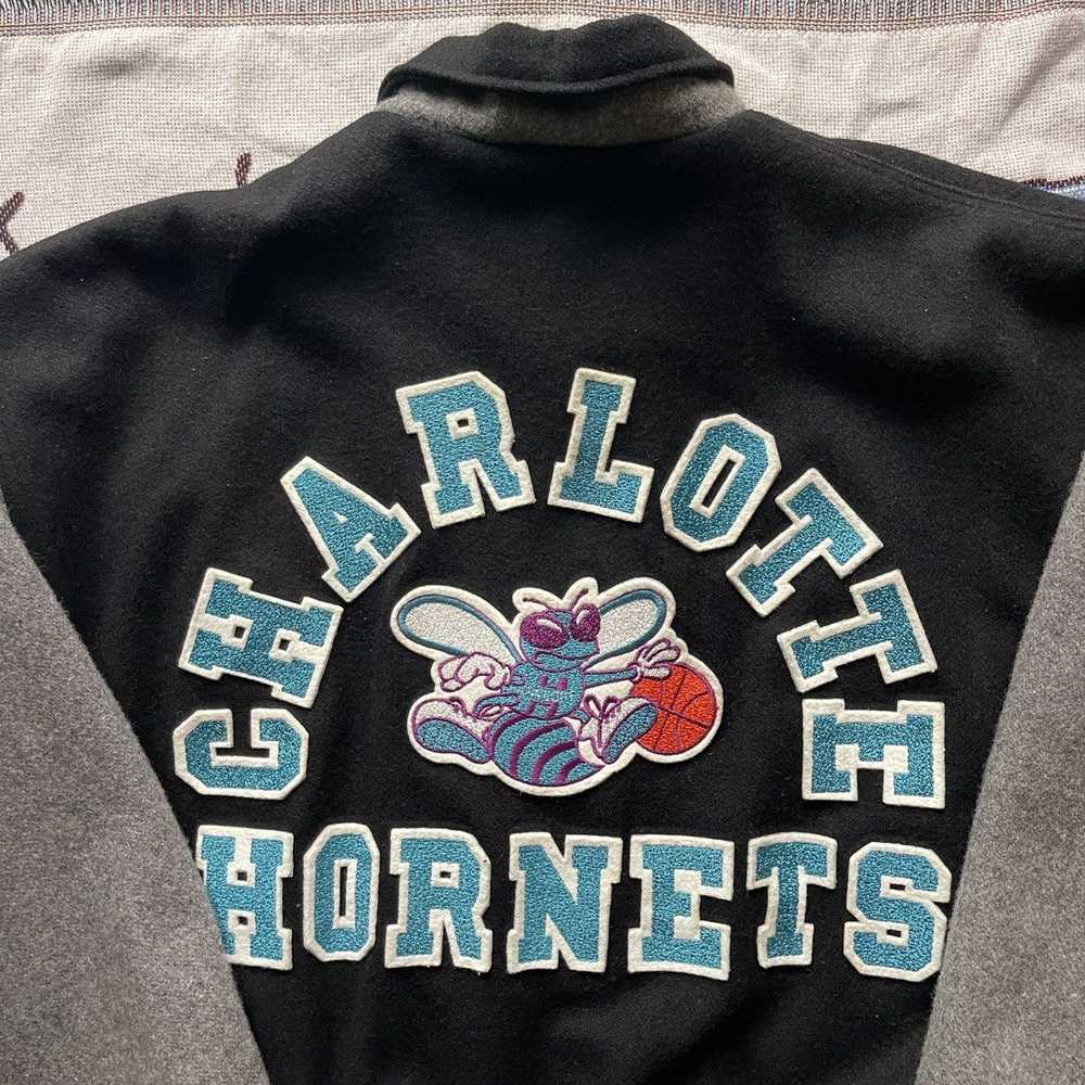 NBA × Streetwear × Vintage Vintage Charlotte Horn… - image 7