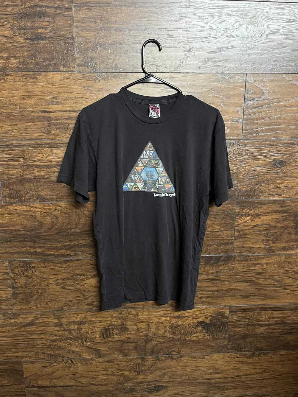 Designer VTG Pink Floyd Album Triangle T-shirt - … - image 1