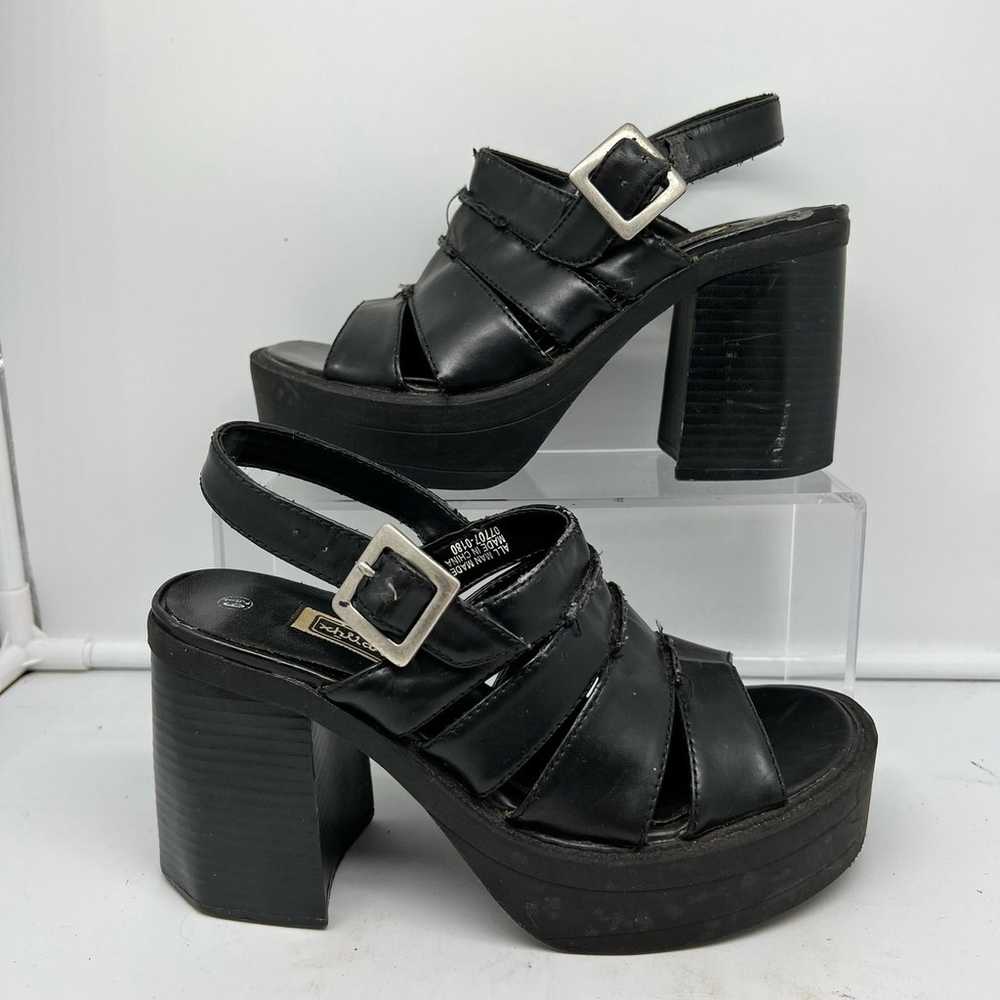 Xhilaration Shoes Womens 6.5 Vintage Chunky Platf… - image 1