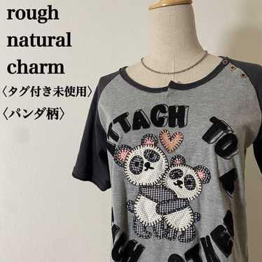 Rough natural charm, panda pattern t-shirt with a 