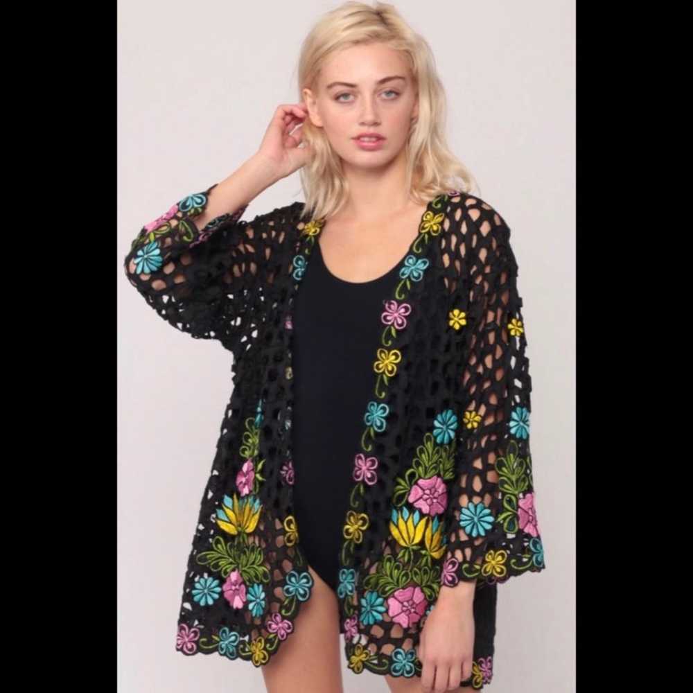 NWOT  Vintage Retro Floral Embroidered Boho Kimono - image 2