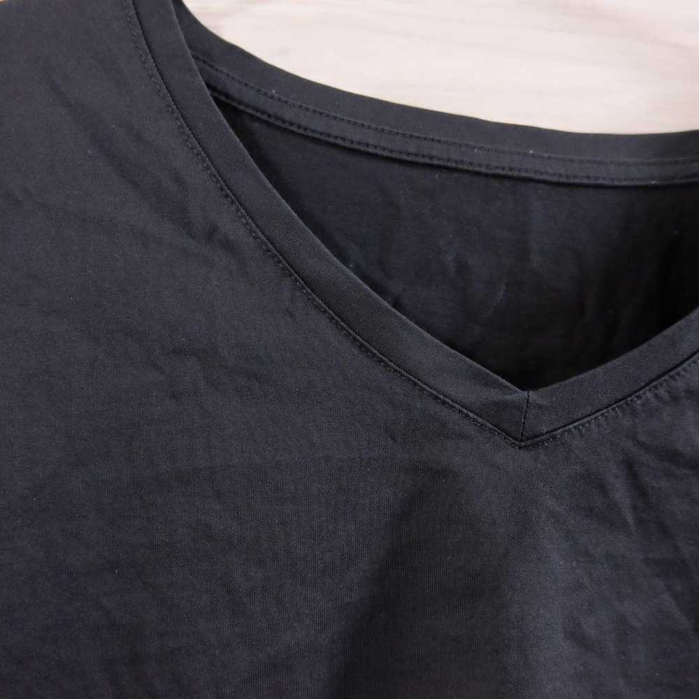 FURRY RATE Short-Sleeve V-Neck T-shirt in Black - image 4