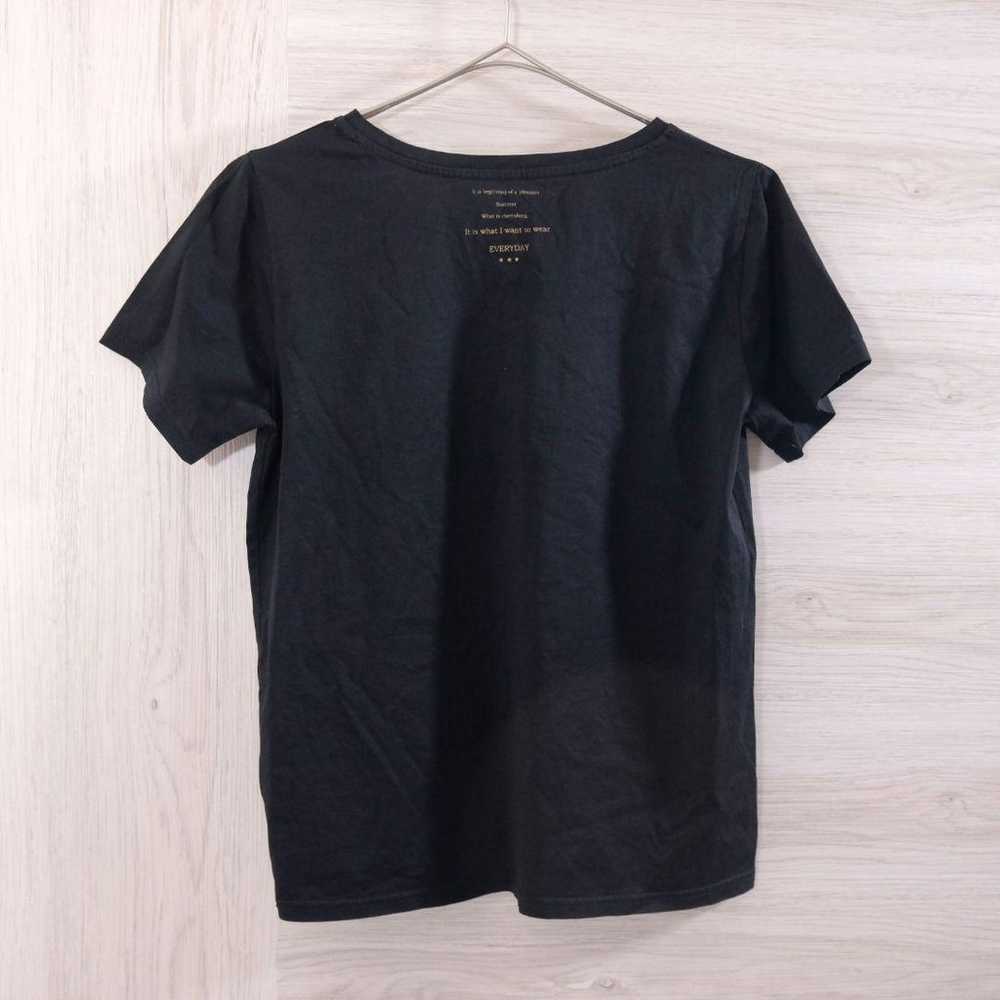 FURRY RATE Short-Sleeve V-Neck T-shirt in Black - image 6