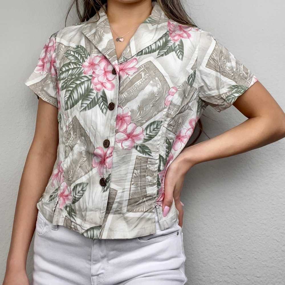 Vintage Tan Collared Button-Up Floral Flower-Patt… - image 1