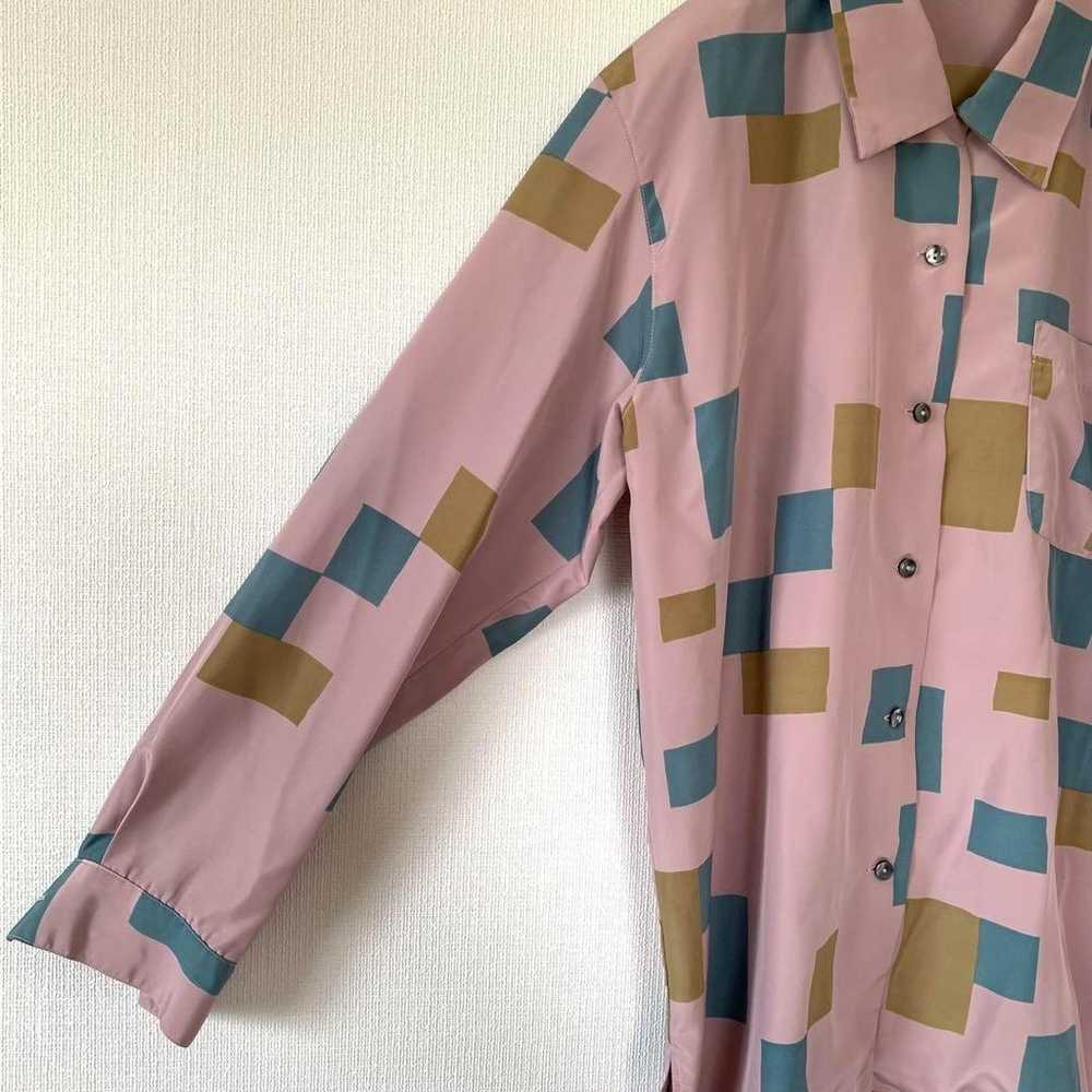 Patterned shirt, pink, long sleeves, geometric pa… - image 5