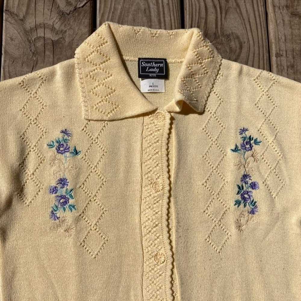 Vintage Southern Lady Floral Knitted Button-down … - image 2