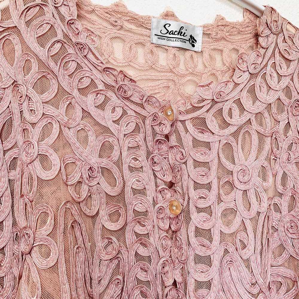 Muted pink retro vintage floral lace short-sleeve… - image 4