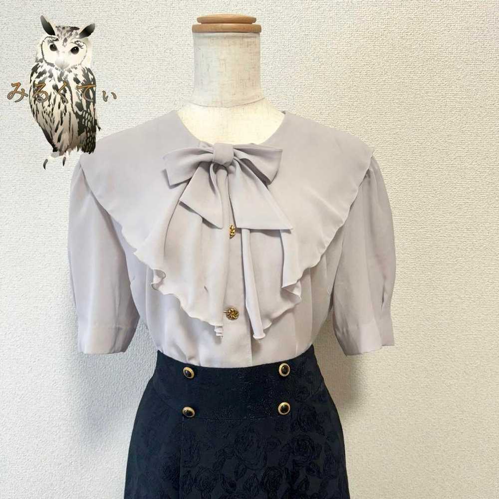 Grayish beige ribbon tie frill collar blouse. - image 1