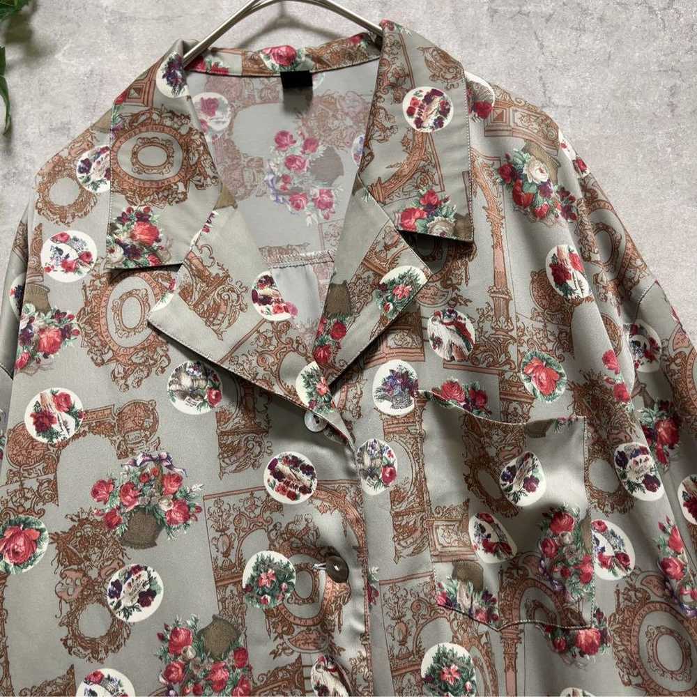 Grey floral vintage retro pattern shirt - image 4