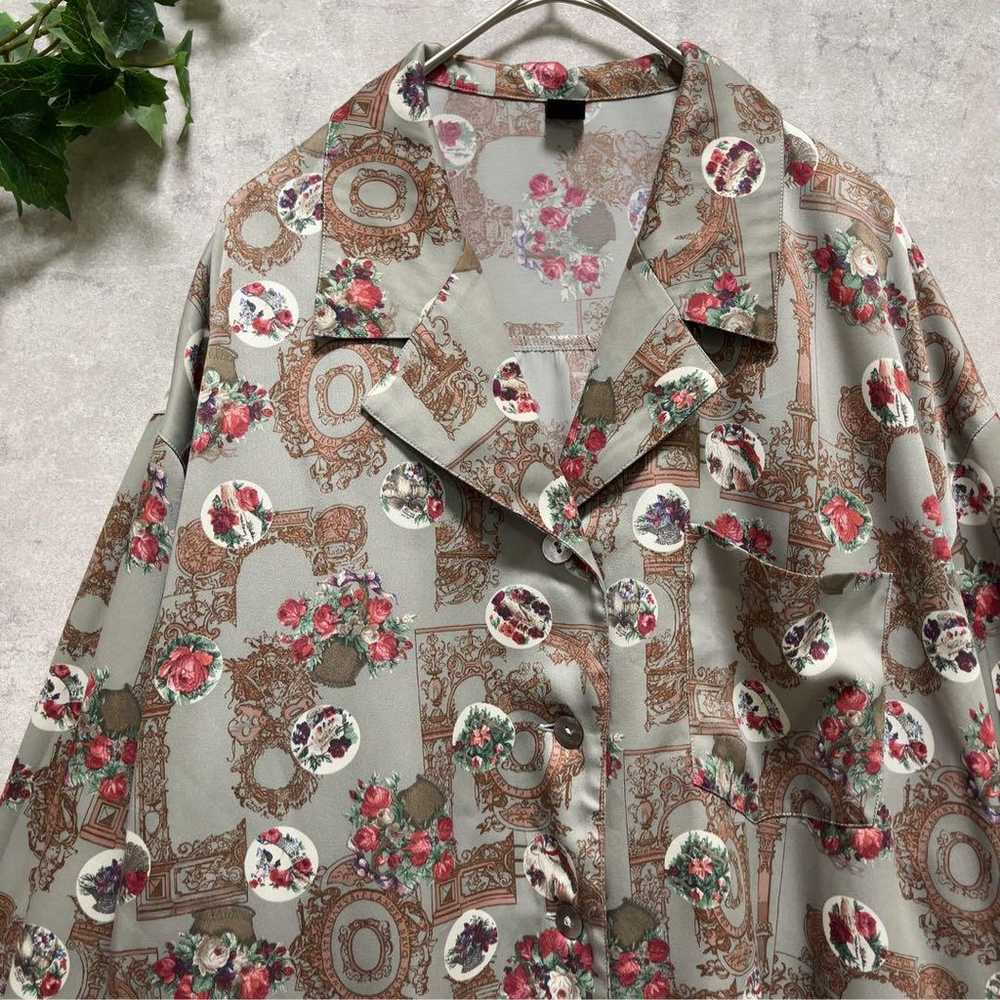 Grey floral vintage retro pattern shirt - image 6