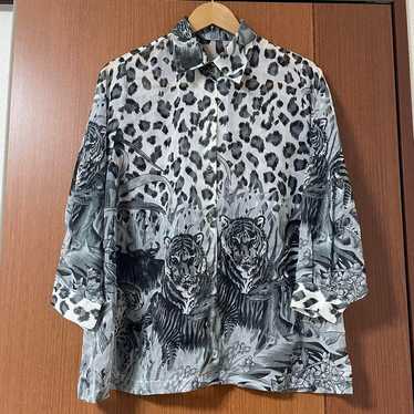 【Purchased at a thrift store】Tiger shirt - image 1