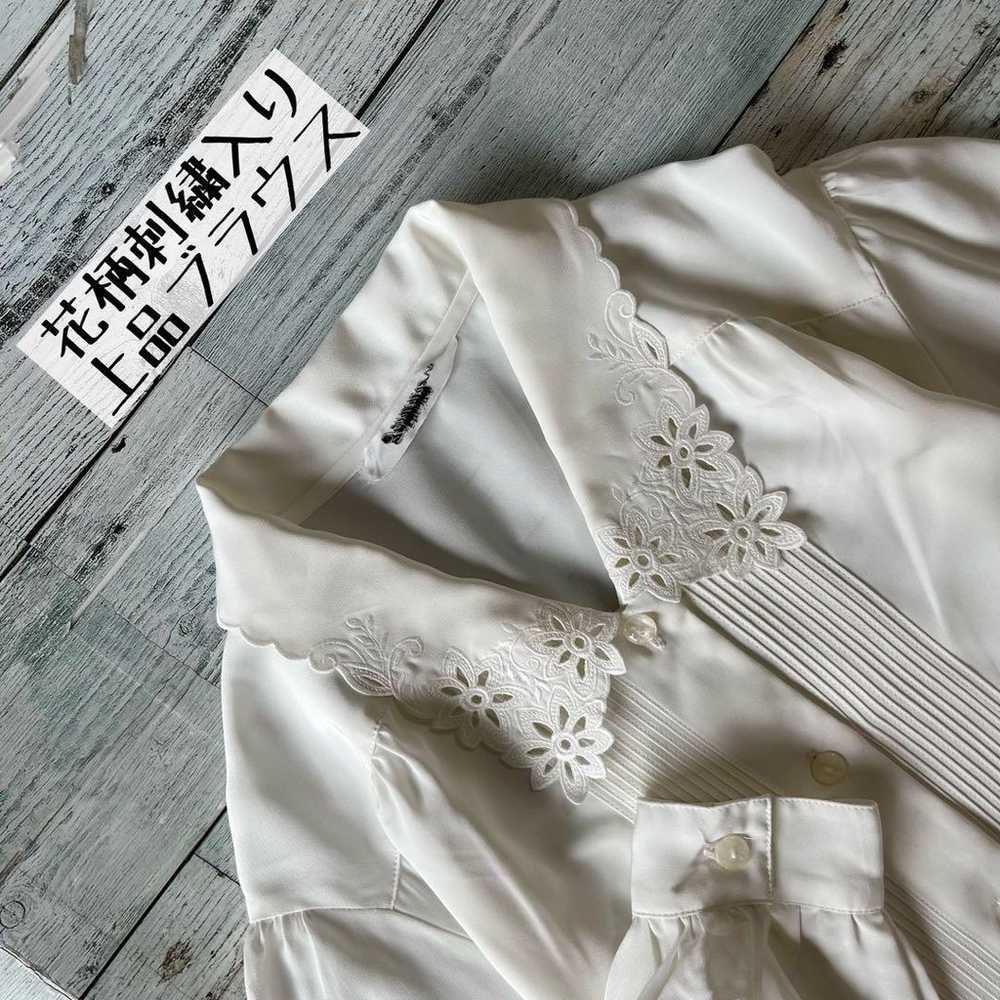 Showa retro blouse with floral embroidery - Elega… - image 1