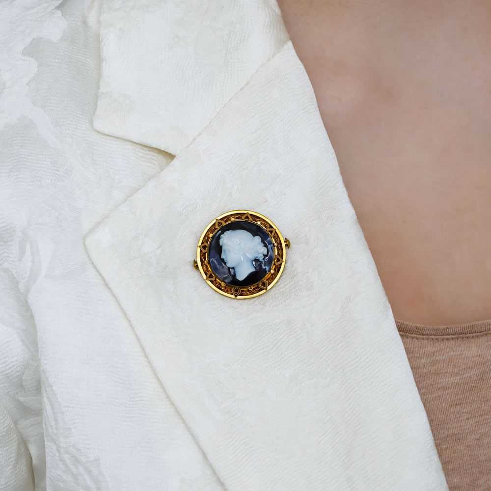 Victorian Onyx Elegant Cameo Brooch - image 6