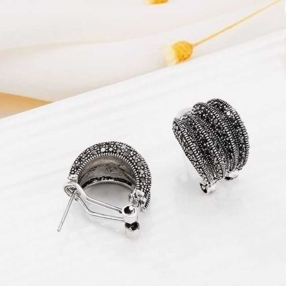 New Retro Black Marcasite Stone Cluster Earrings - image 4