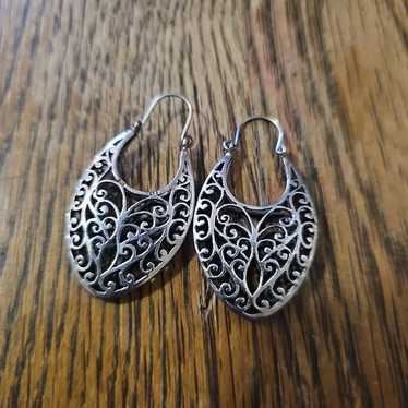 Vintage..Beautiful Sterling silver Filagree earrin