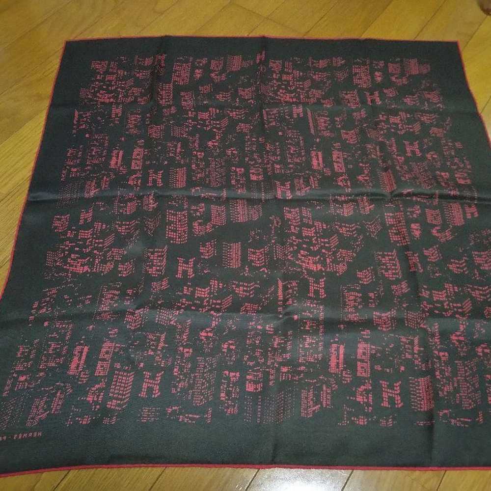 Brand new vintage Hermès scarf - image 4