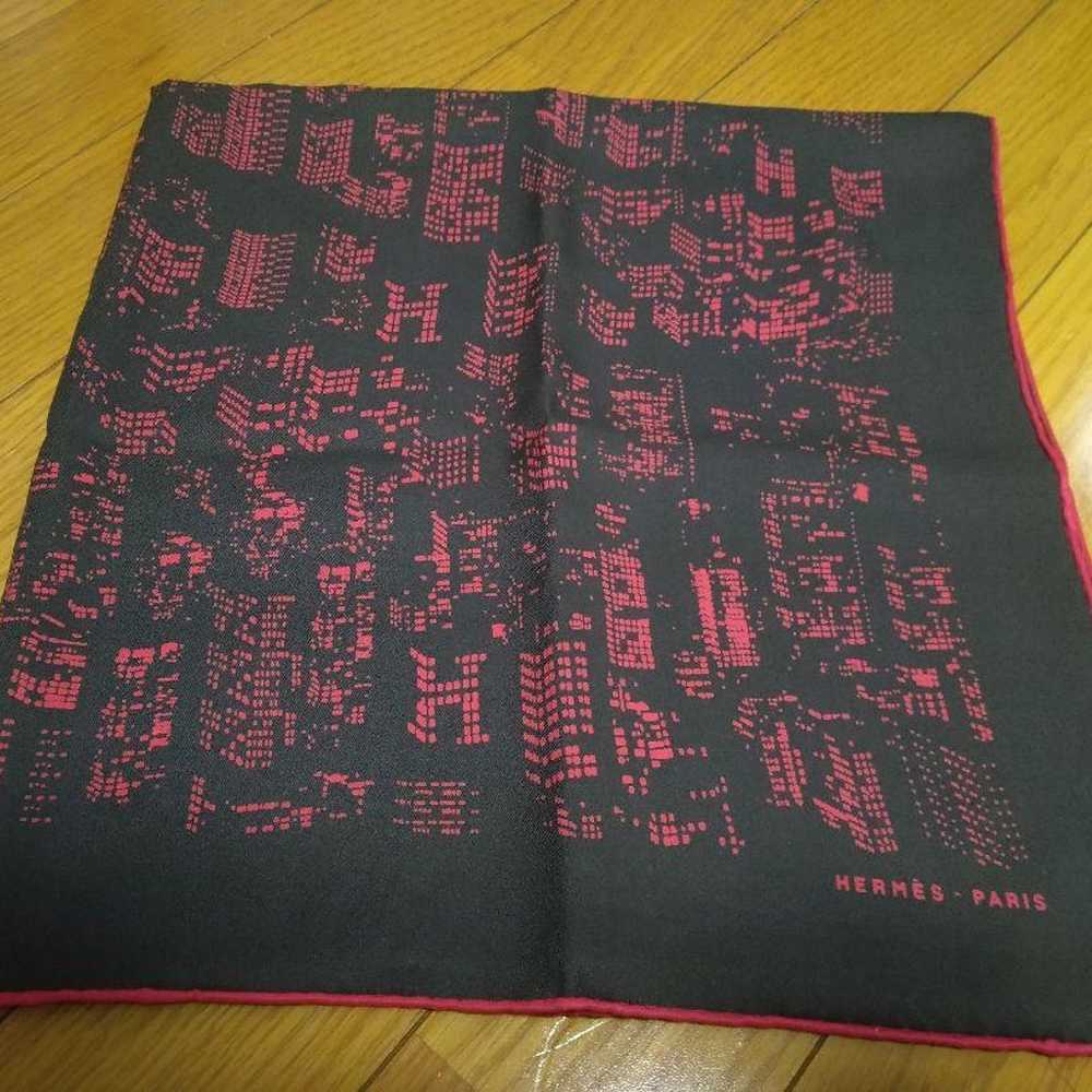 Brand new vintage Hermès scarf - image 5