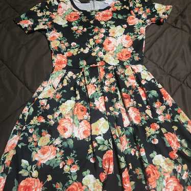 Lularoe Floral Roses Amelia Dress