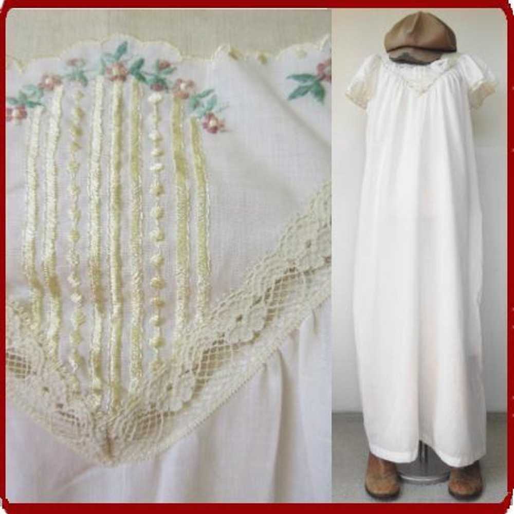 Vintage♪ Retro USA-made white floral embroidery d… - image 1