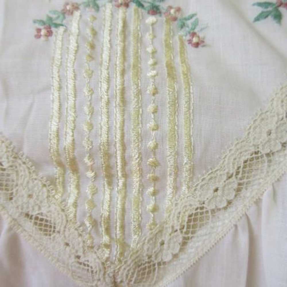 Vintage♪ Retro USA-made white floral embroidery d… - image 6