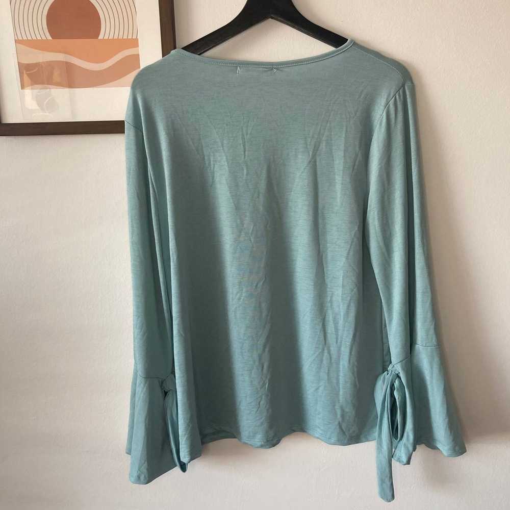 Vintage Plus Size Pearl Flare Sleeve Blouse! - image 2