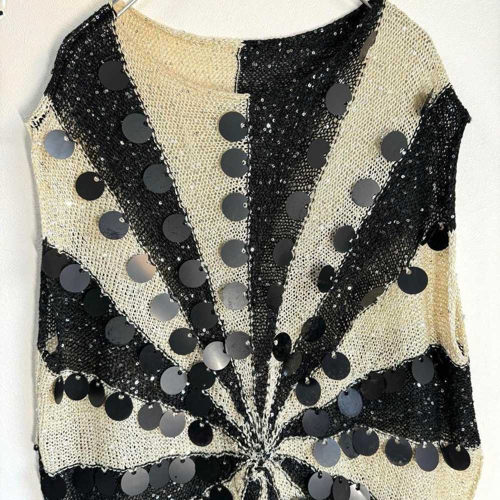 Mesh vest with sequins that shimmer and sparkle. - image 2