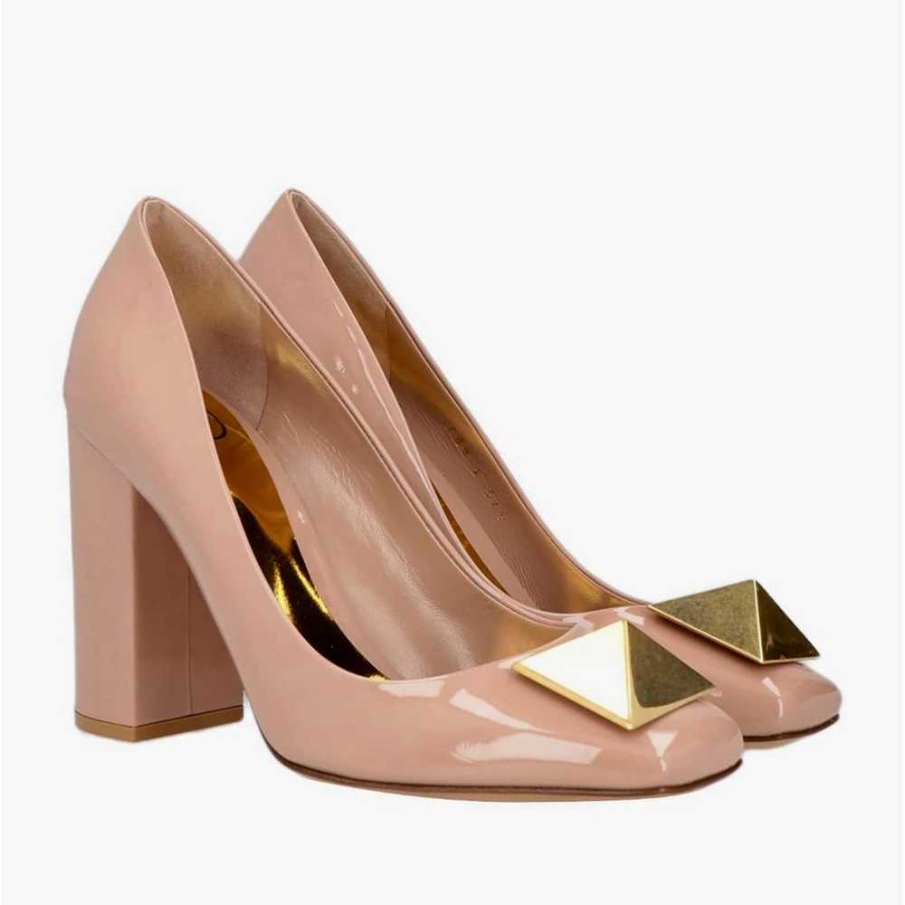 Valentino Garavani One Stud patent leather heels - image 2