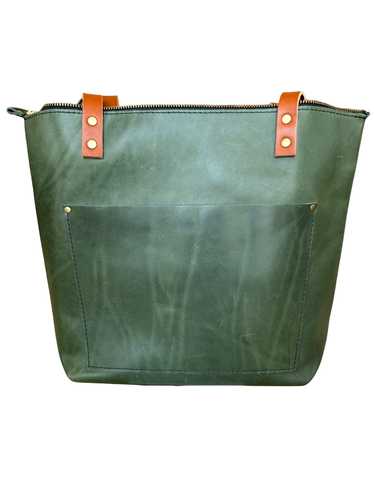 Portland Leather Jade medium zip with tandles