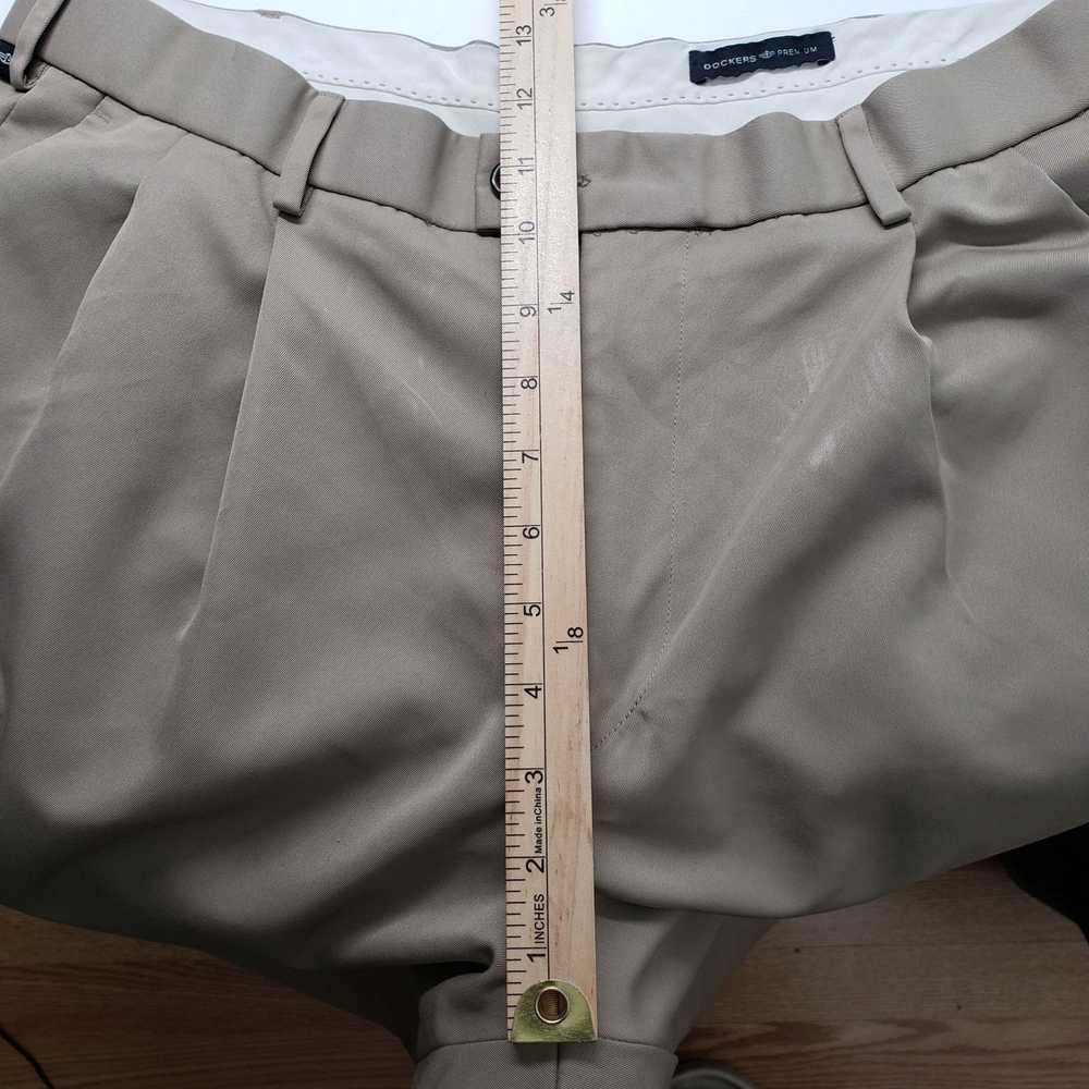 Dockers Dockers Pants Men 34x30 Khaki Pleated Rel… - image 5