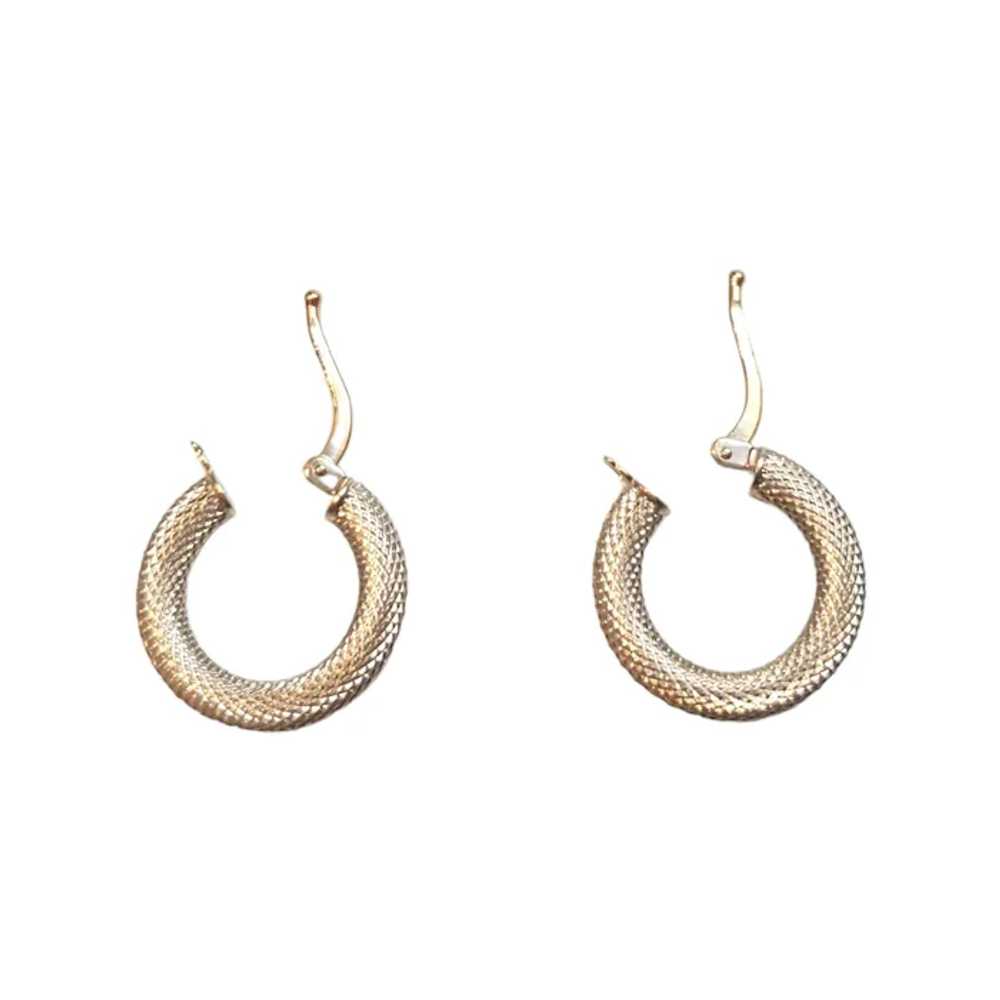 14K White Gold Textured Snake Skin Hoop Earrings … - image 2