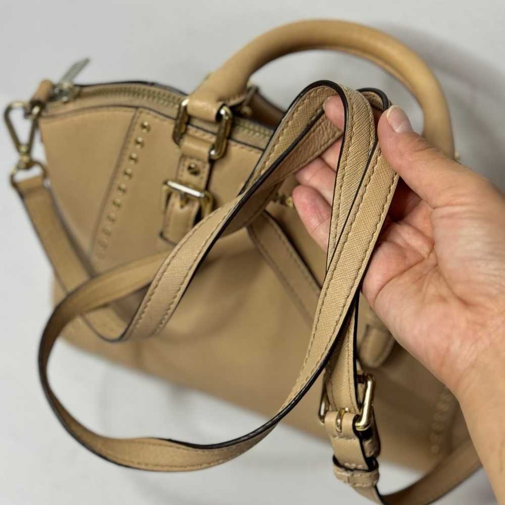 Michael Kors Ciara Grommet Medium Messenger Oyster - image 5