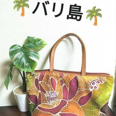 "Bali" Hand-dyed Batik Lotus Mini Tote Bag
Handle… - image 1