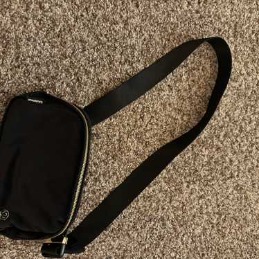 lululemon everywhere belt bag 1l velour - image 1