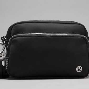 Lululemon Everywhere Crossbody Bag 2l