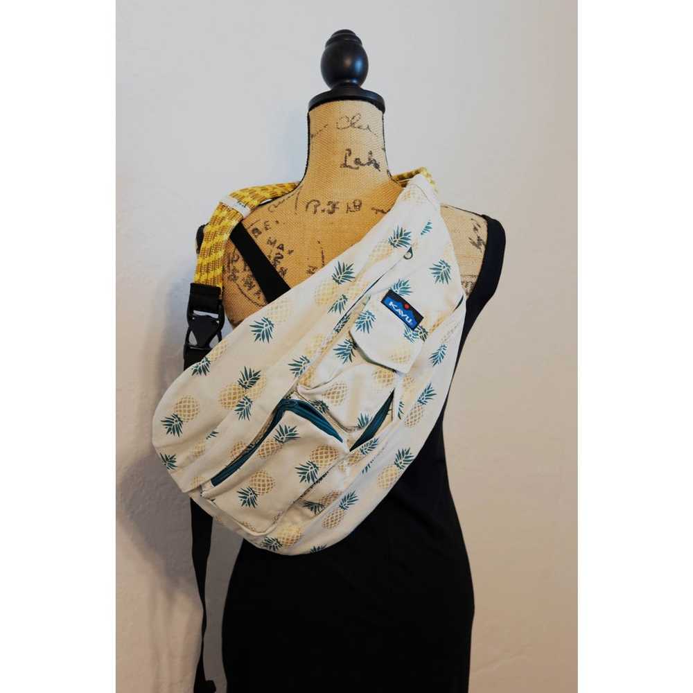 Kavu NWOT Sling Back Rope Bag Pineapple Design - image 2