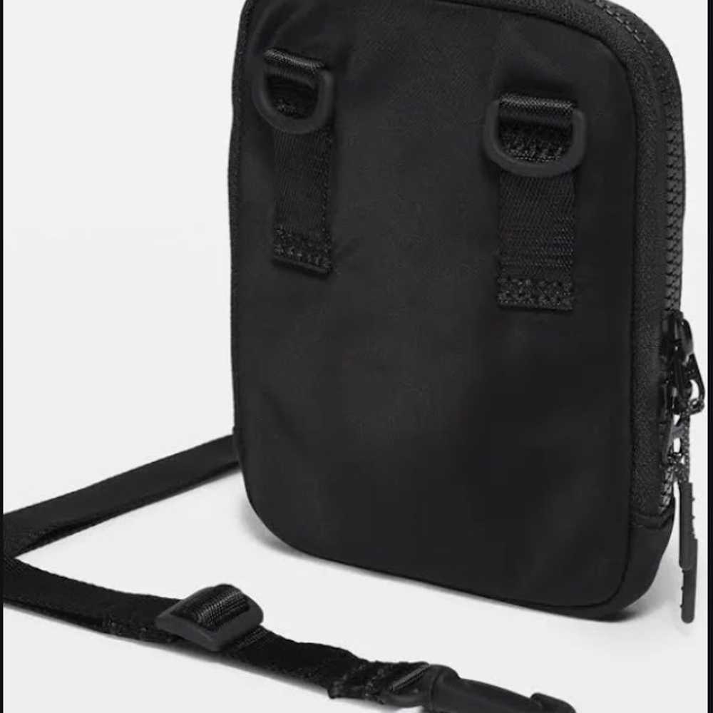 lululemon crossbody bag - image 3