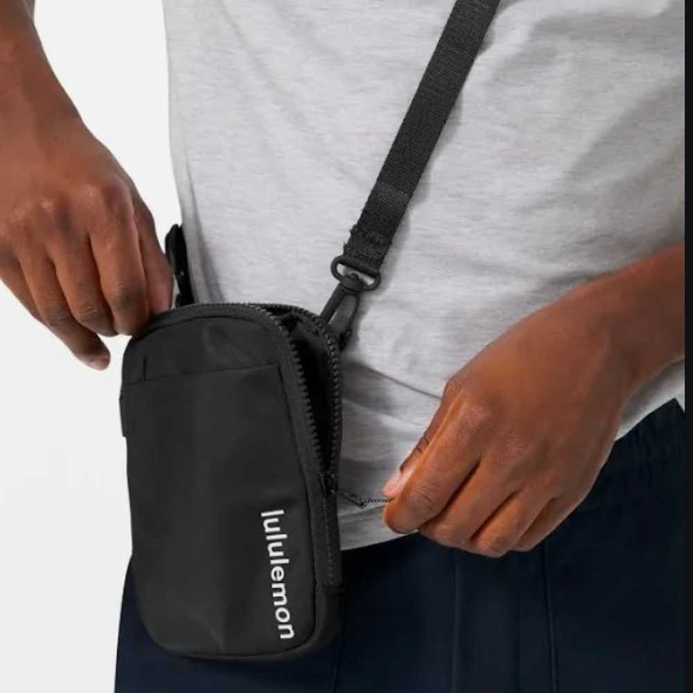 lululemon crossbody bag - image 4