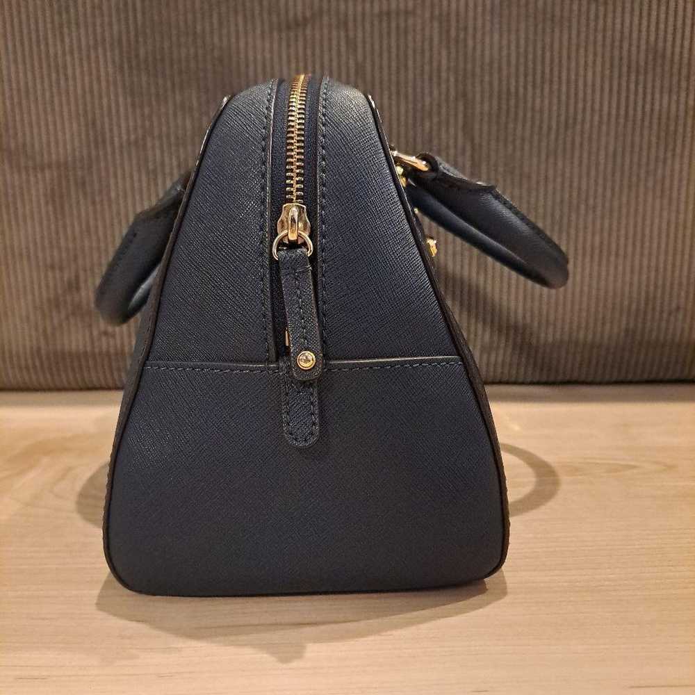 Excellent condition Michael Kors handbag in navy. - image 4