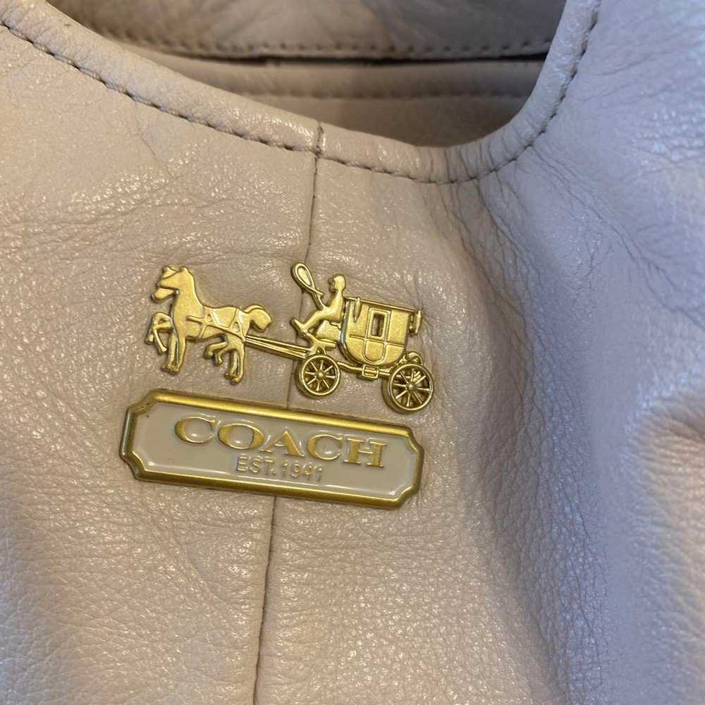 Coach shoulder bag in off-white color. - image 2