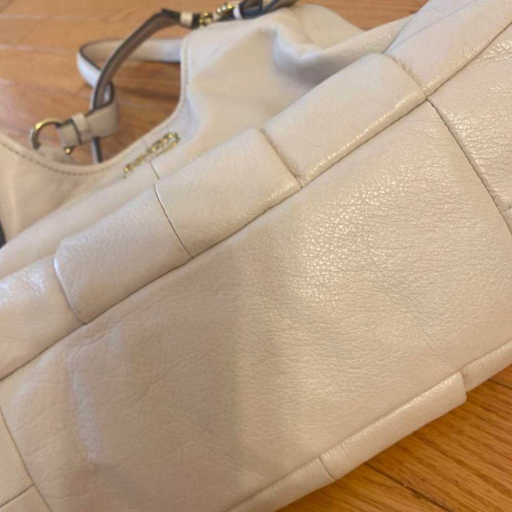 Coach shoulder bag in off-white color. - image 7