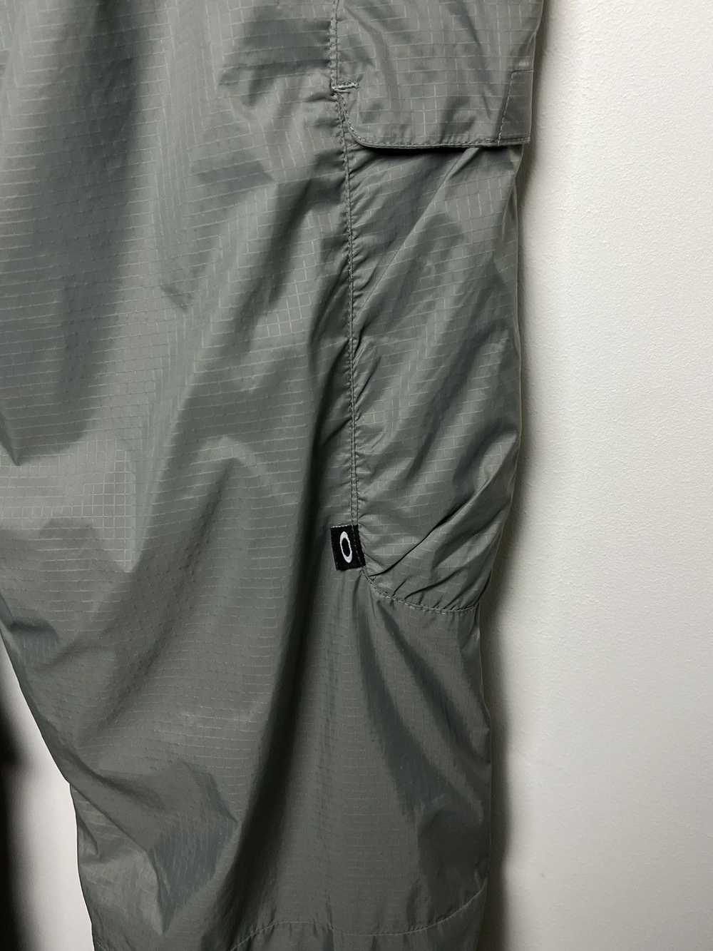 Oakley Oakley cargo multipocket tech pants in exc… - image 11