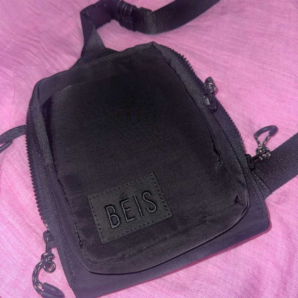 BEIS SPORTS SLING BAG W/ WATER BOTTLE HOLDER - image 3