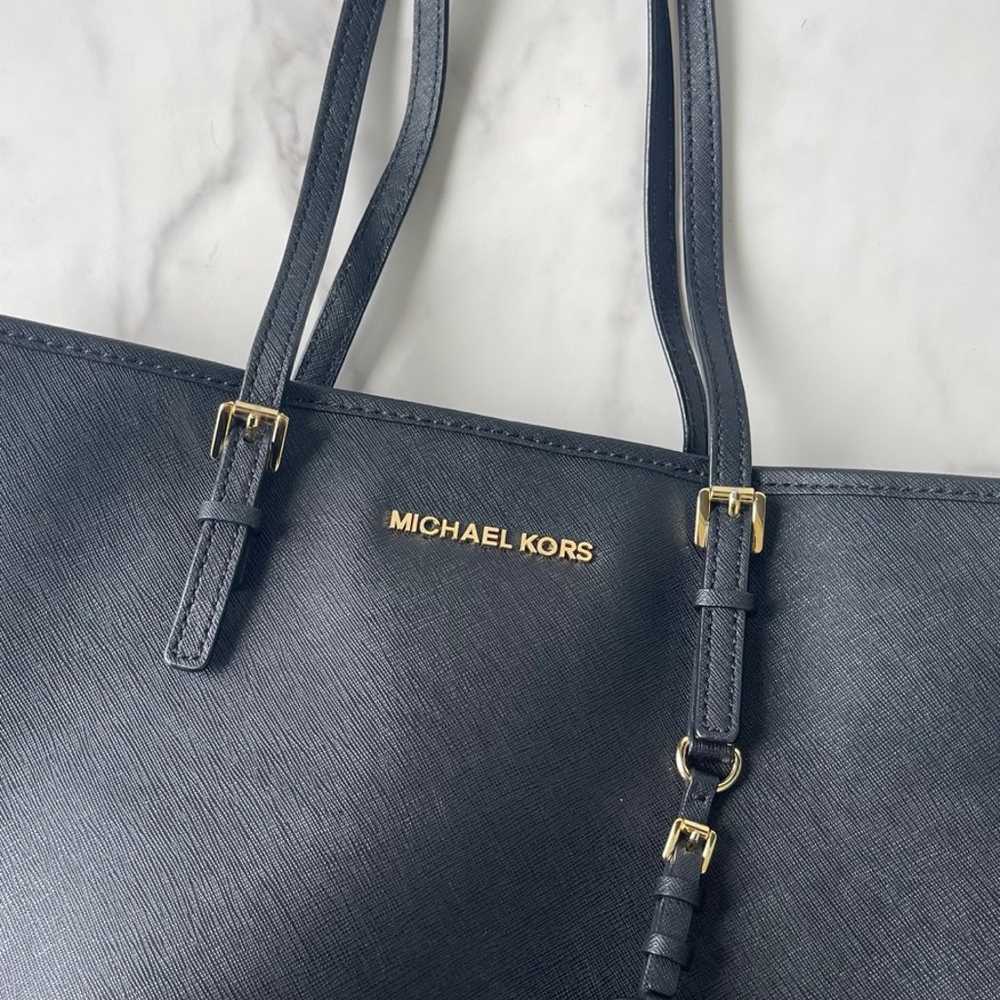 MICHAEL KORS LARGE BLACK PURSE - image 9