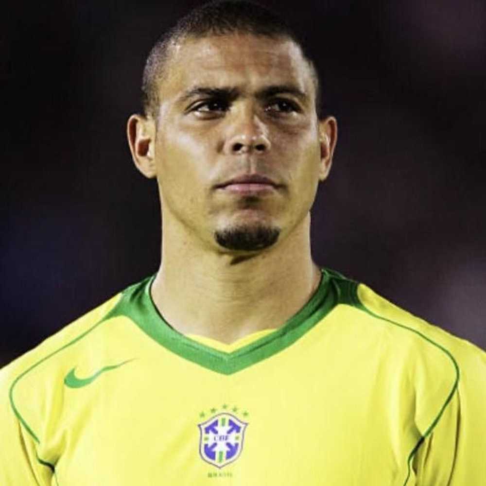 Nike Brazil Ronaldo Nazario 2004 05 home jersey - image 9