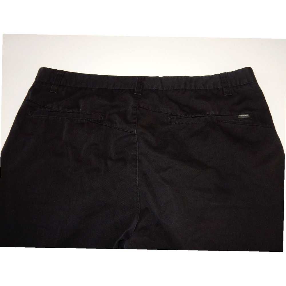 Volcom Authentic Volcom Shorts for Men with 38 In… - image 3