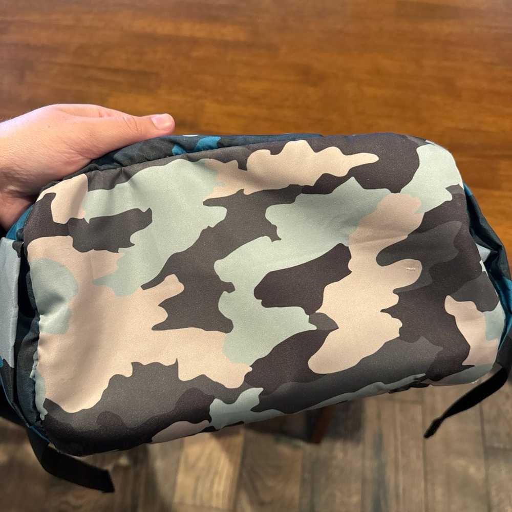 Lululemon heritage 365 camo multicolor 22L backpa… - image 4