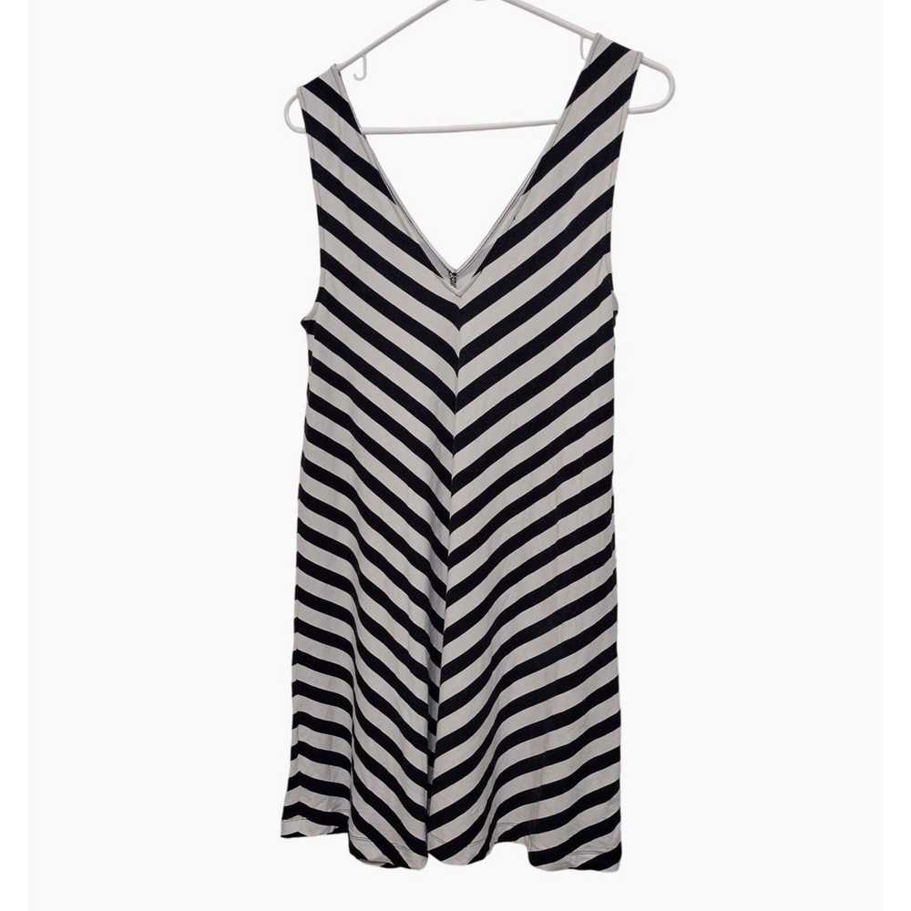 Loft LOFT Black & White Striped V-Neck Sleeveless… - image 2