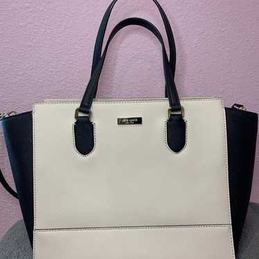 Kate Spade Purse - Like New - image 1