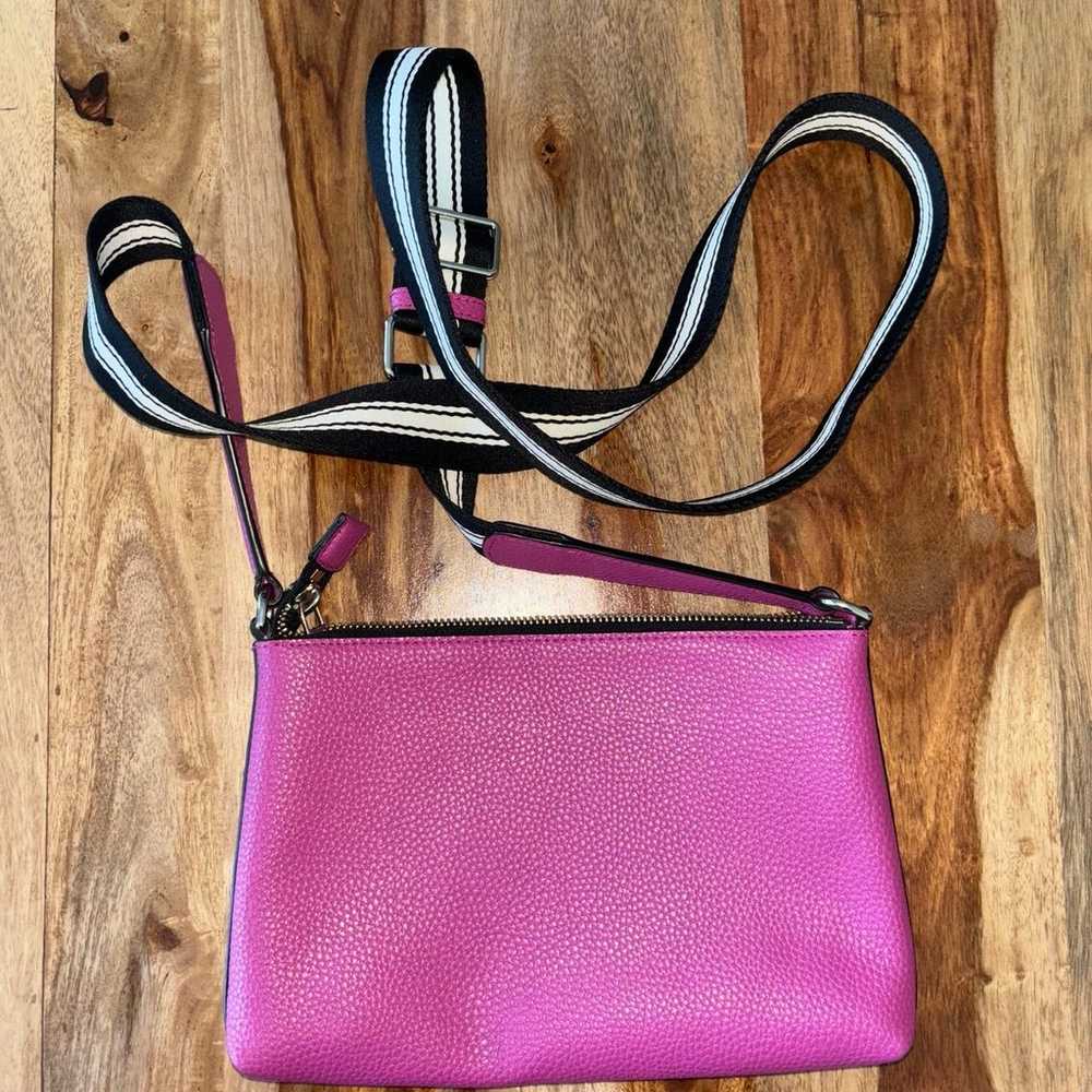 MARC JACOBS cosmo leather crossbody bag in fuchsia - image 2